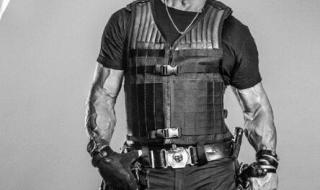 敢死队4巴尼死了么?